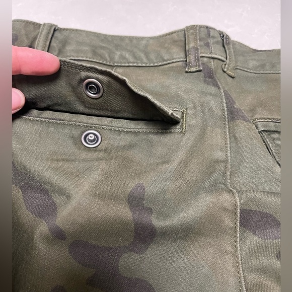 EUC Sanctuary Standard Surplus Olive Green Camo Pants - Picture 9 of 9